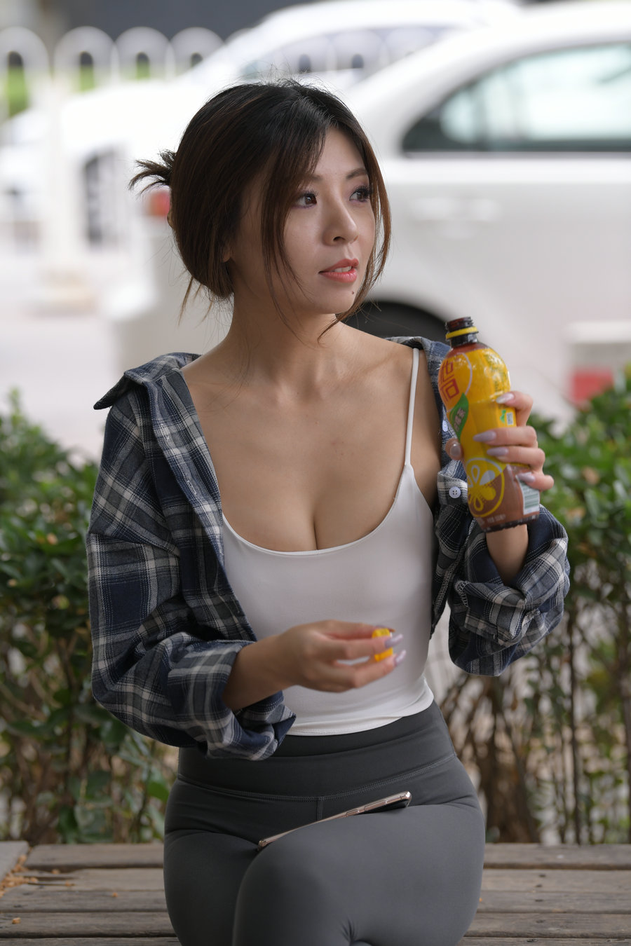 喝饮料的瑜伽裤女孩J2242 383P1V-17.5GB-朵兔兔