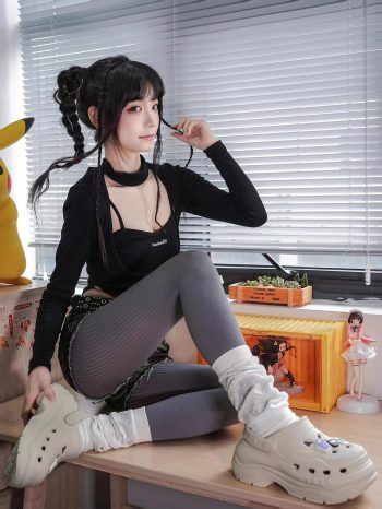 图片[9]-牛仔热裤+灰丝姑娘玩自拍-朵兔兔